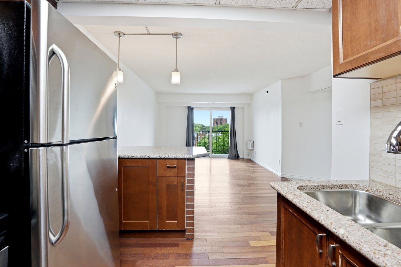 611 University Drive - Photo 5