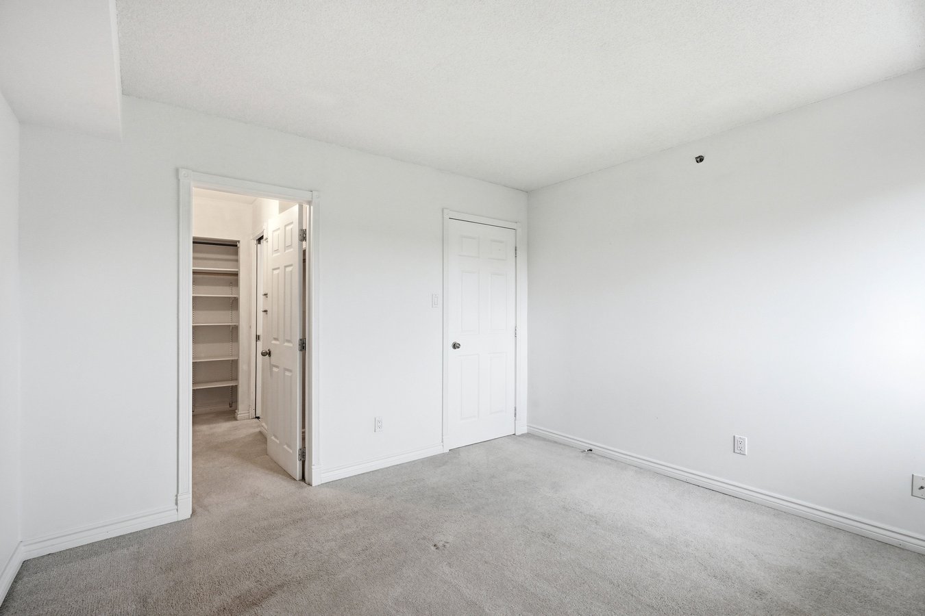 611 University Drive - Photo 14