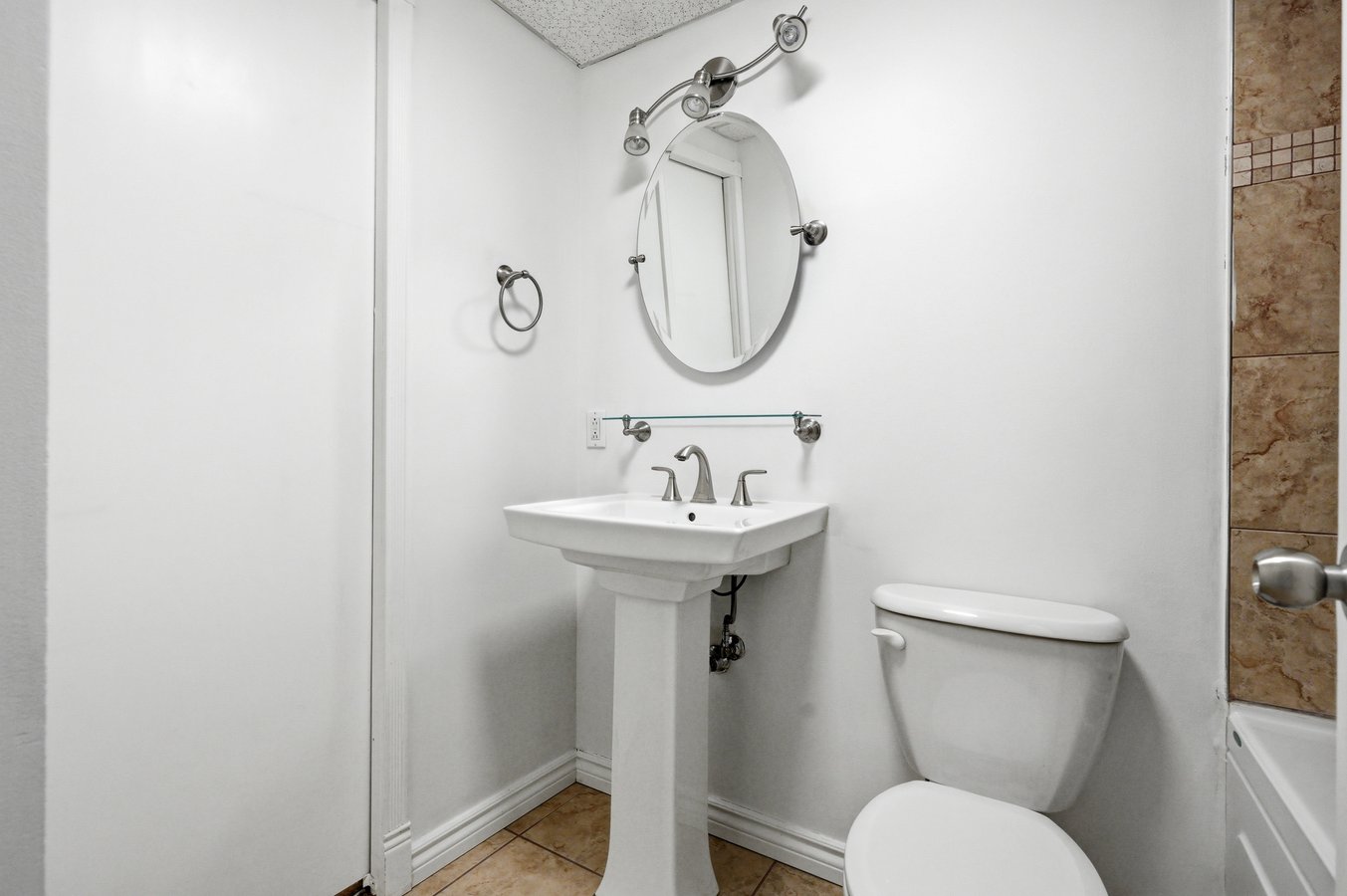 611 University Drive - Photo 17