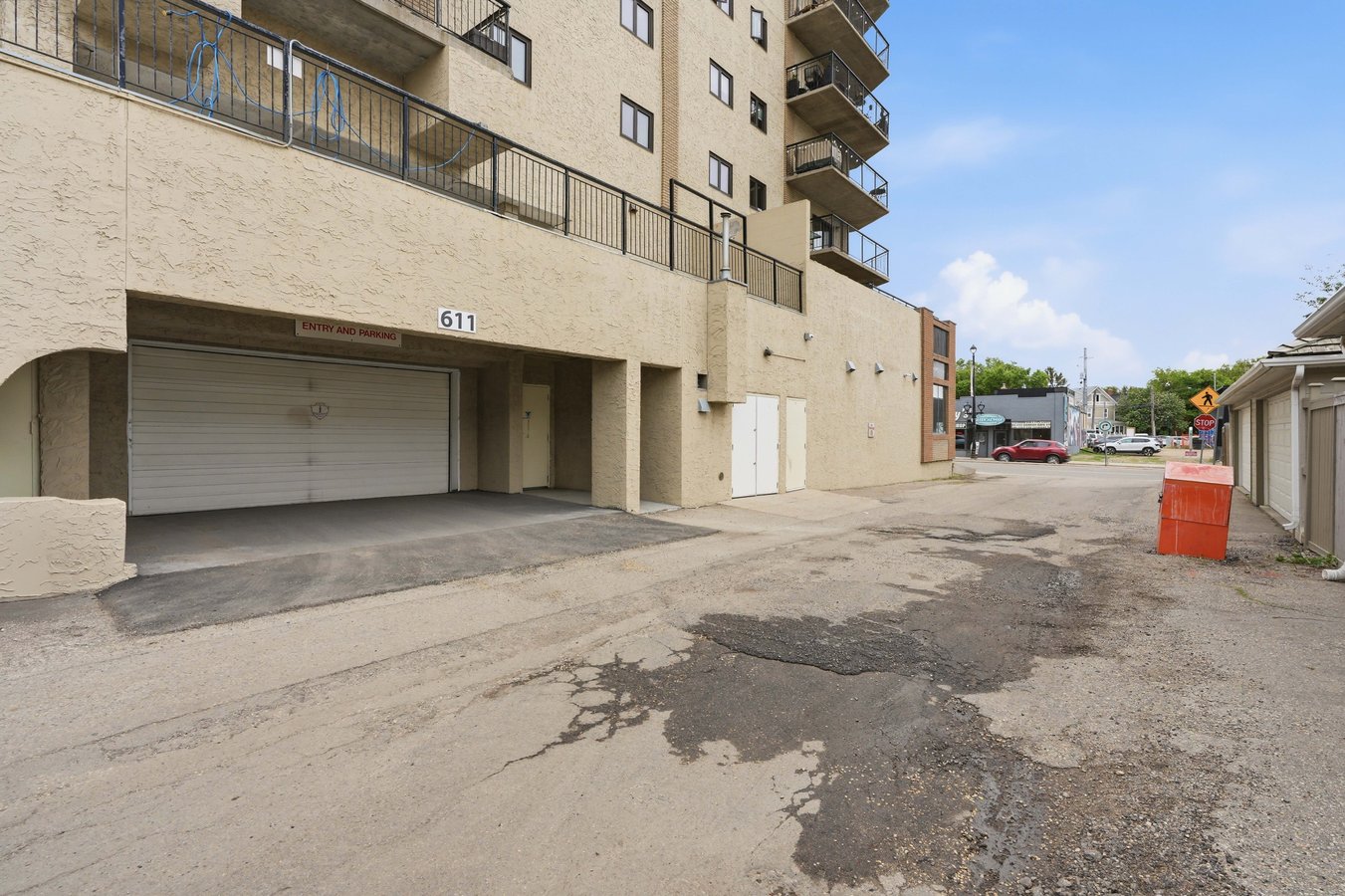 611 University Drive - Photo 23