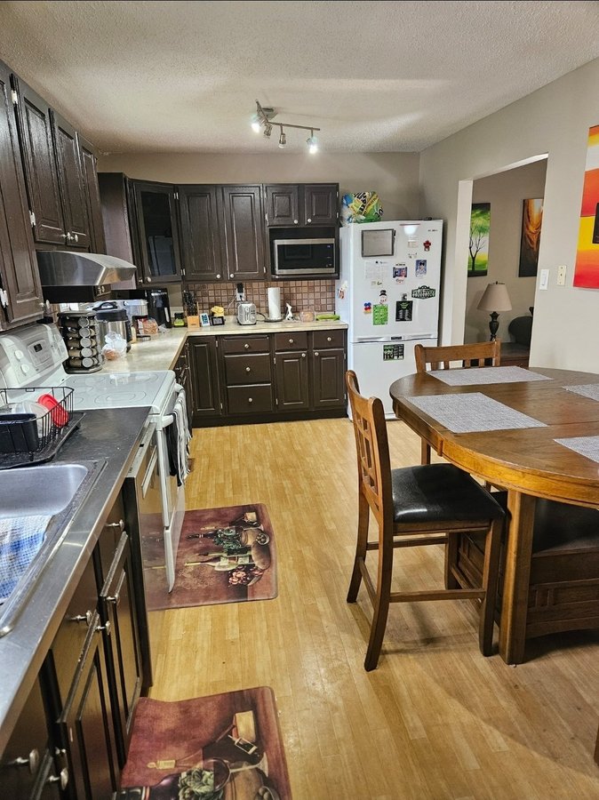 51 Dumont Crescent - Photo 2