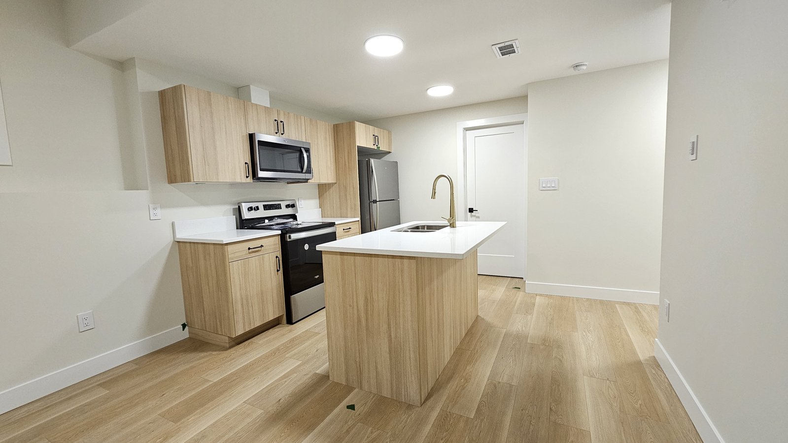 102 Haverstock Crescent - Photo 5