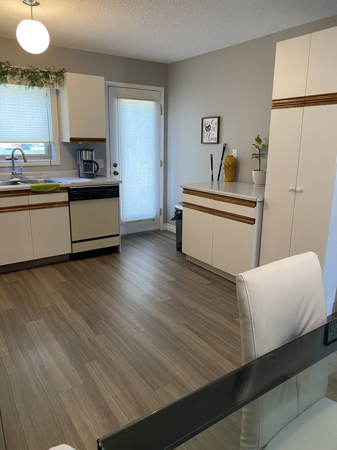 2510 Kenderdine Road - Photo 3