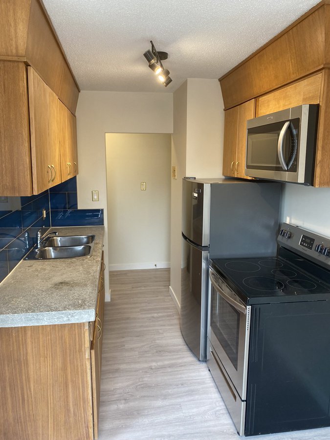 514 12 Street East - Photo 3