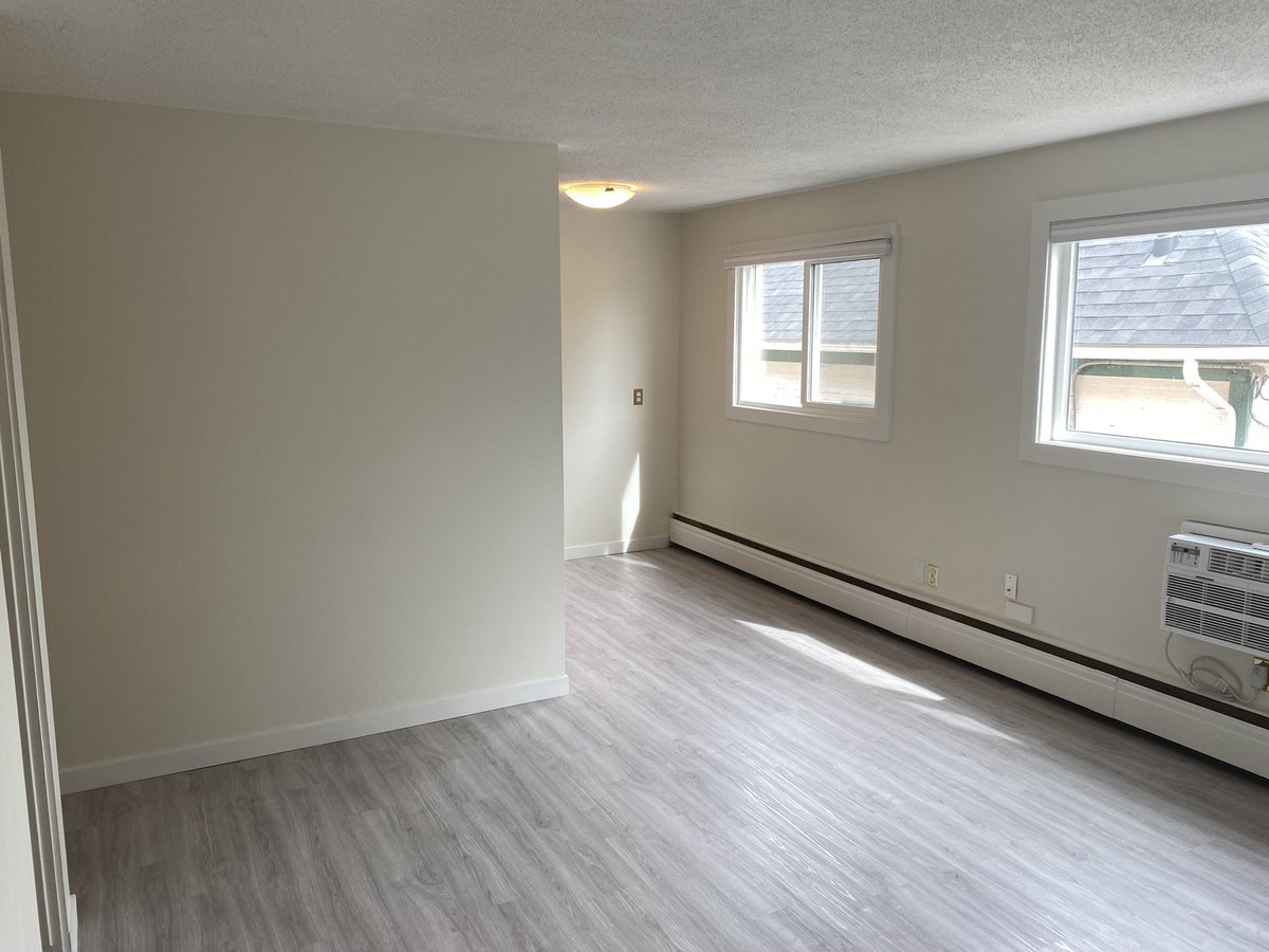 514 12 Street East - Photo 5