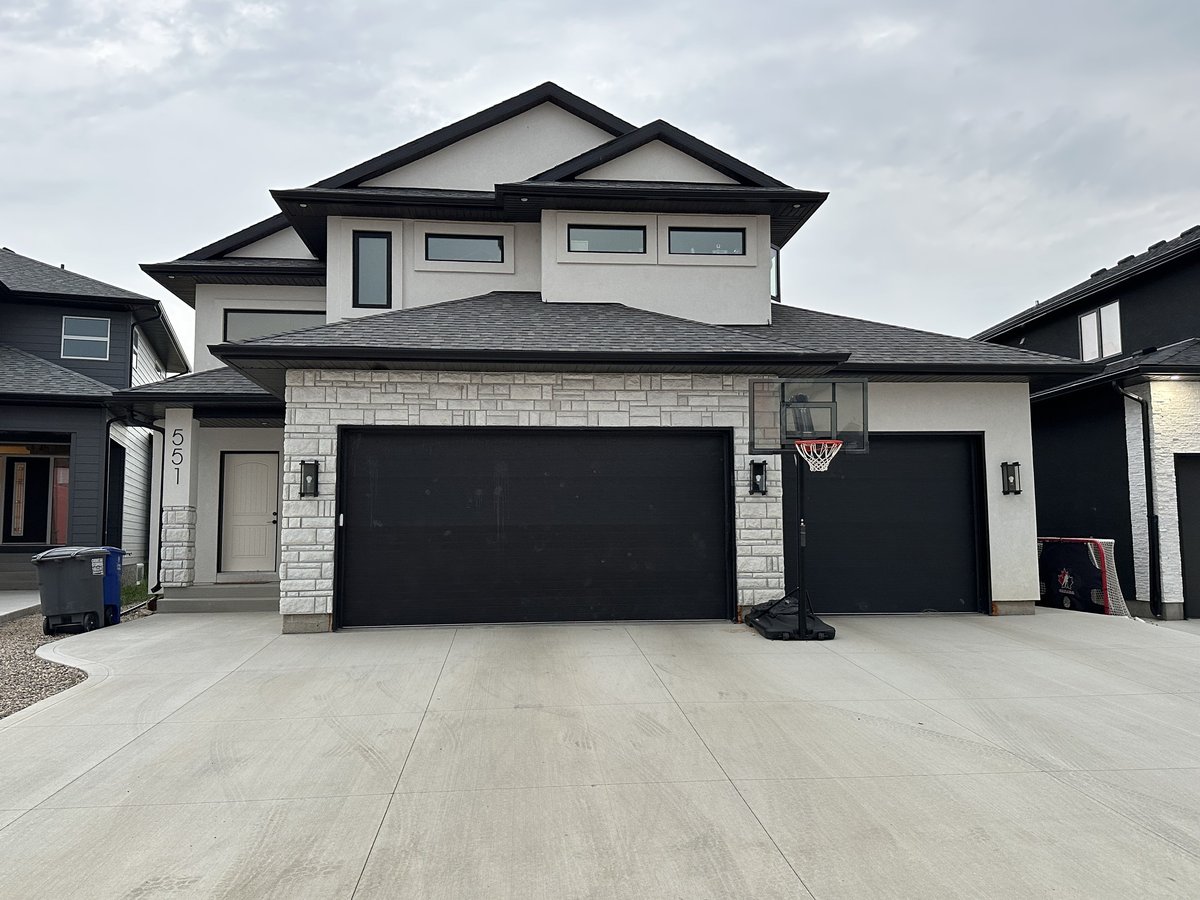 551 Hamm Crescent - Photo 1