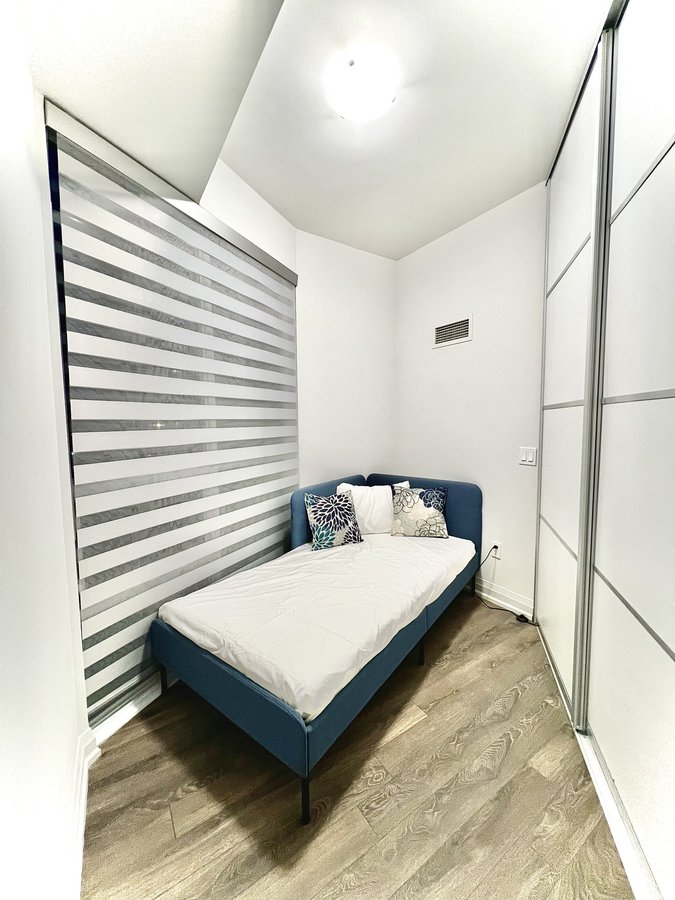 10 Meadowglen Place - Photo 17