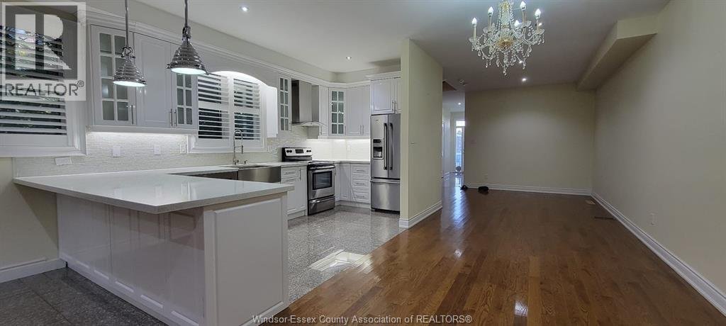 1721 ELLESMERE ROAD Unit# UPPER - Photo 2
