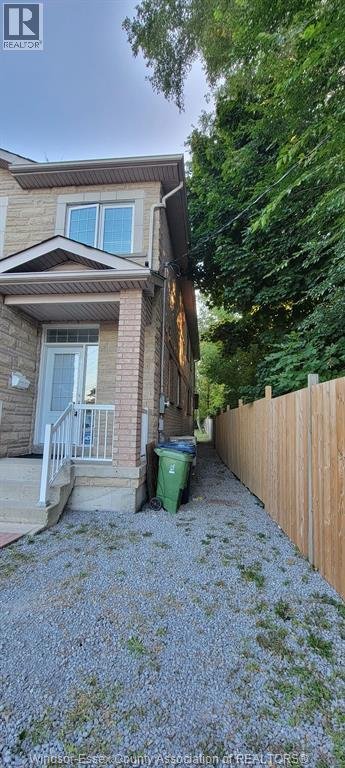 1721 ELLESMERE ROAD Unit# UPPER - Photo 14