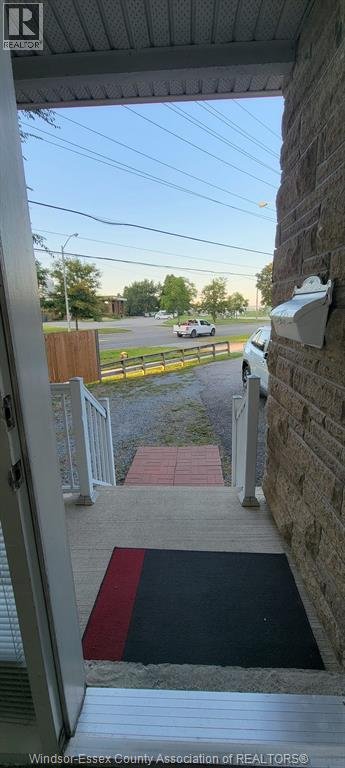 1721 ELLESMERE ROAD Unit# UPPER - Photo 22