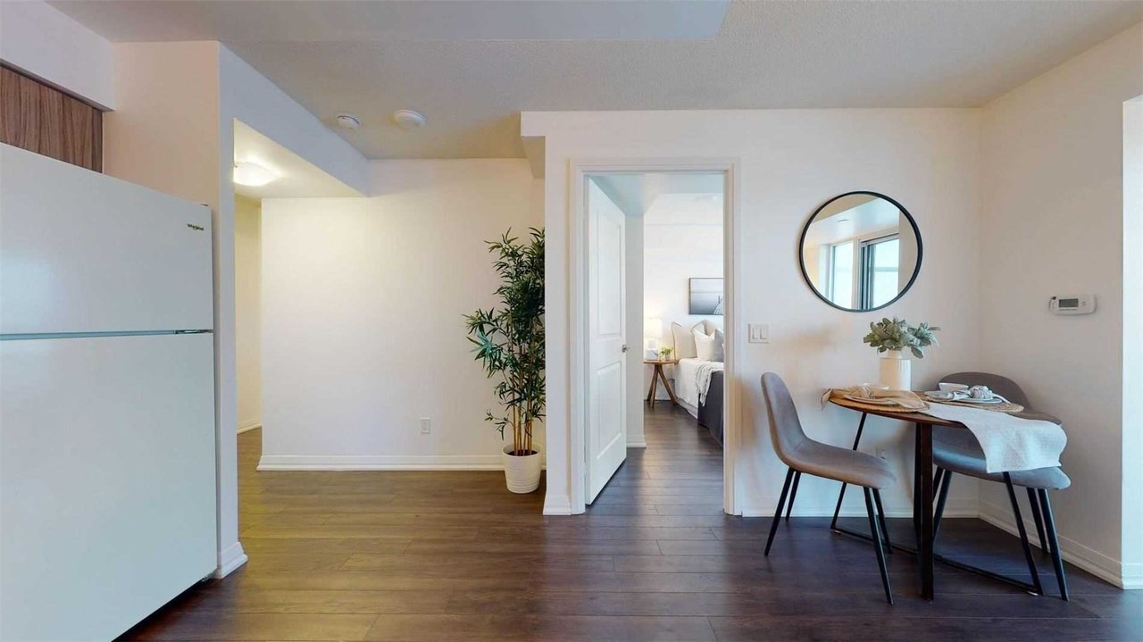 30 Meadowglen Place - Photo 2