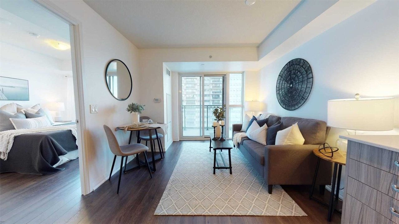30 Meadowglen Place - Photo 8