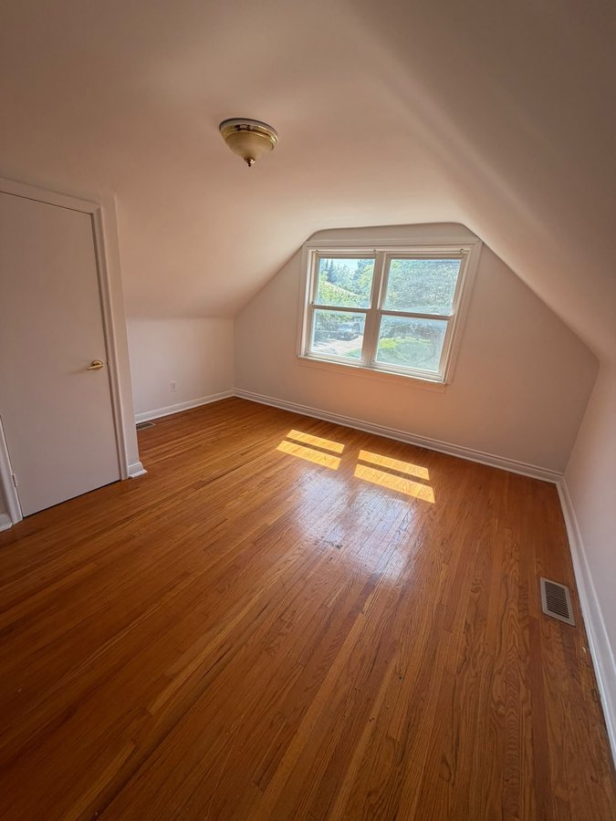 425 Livingston Road North - Photo 3