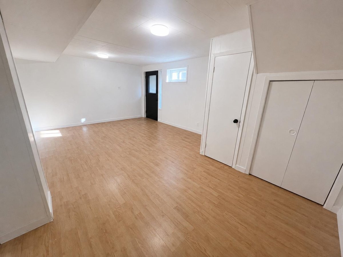 9 Bridlewood Boulevard - Photo 4