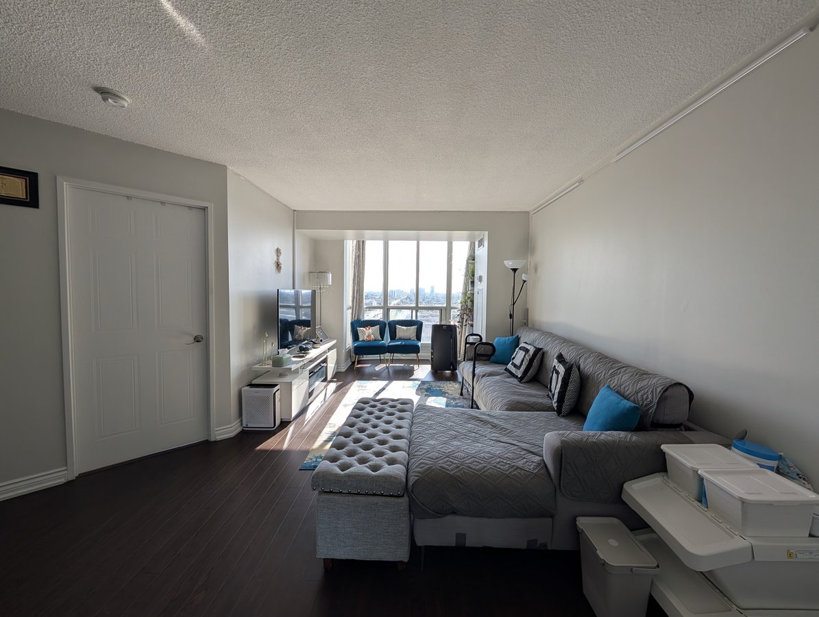 2550 Lawrence Avenue East - Photo 8
