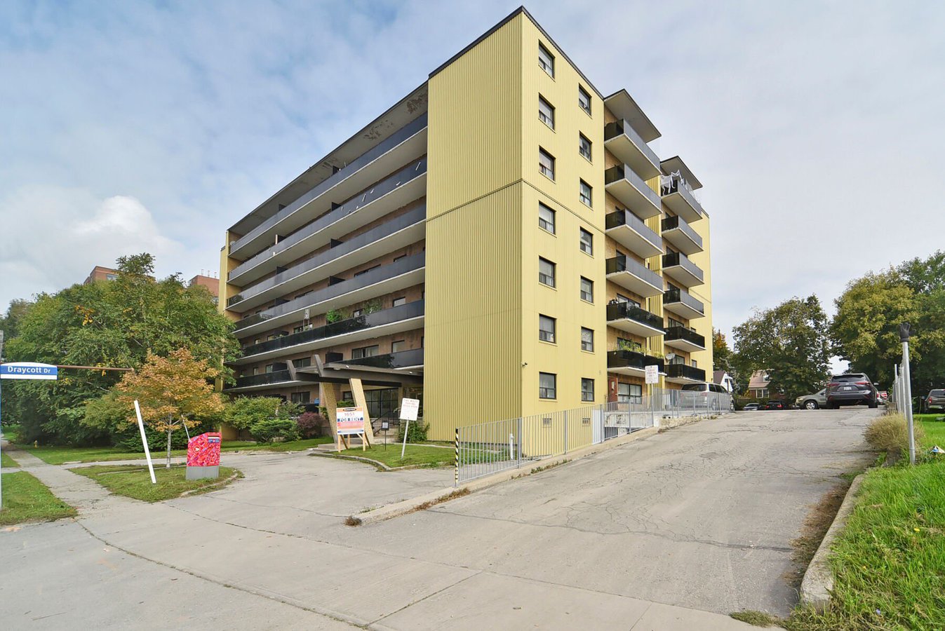 Scarborough 3 Bedroom Apartments Condos and Houses for Rent