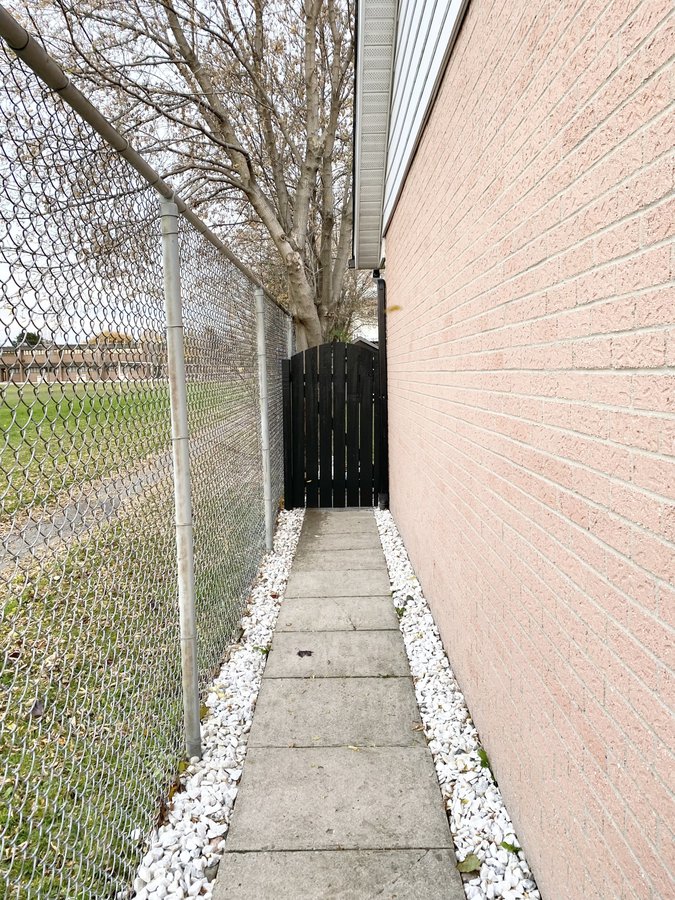 125 Fairglen Avenue - Photo 3
