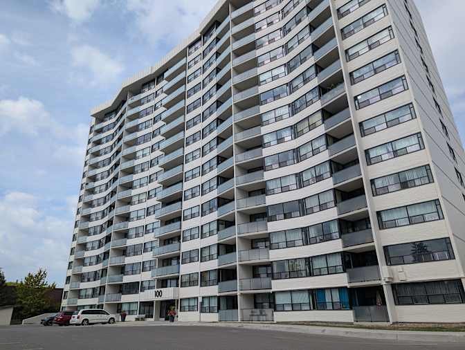 Sprucewood Court - Photo 2