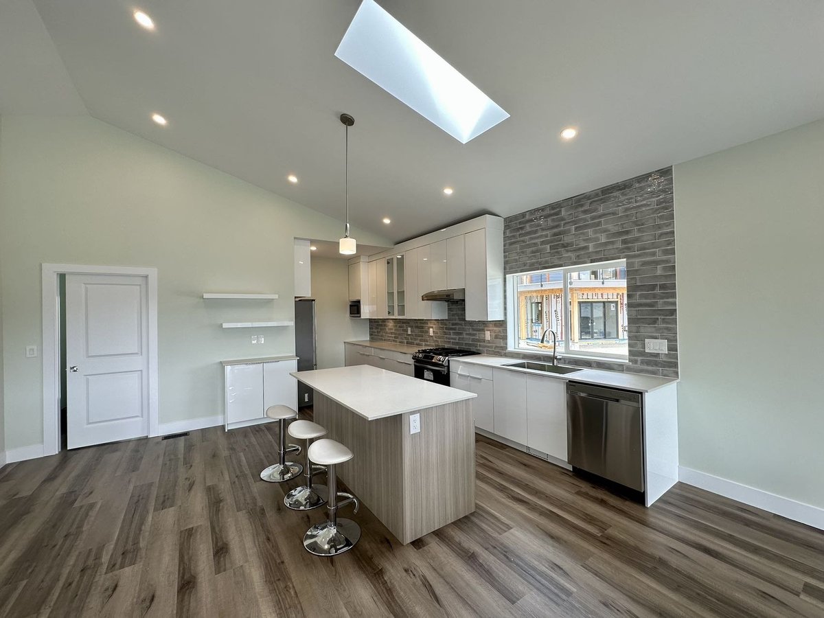 5611 Dungeness Place - Photo 3
