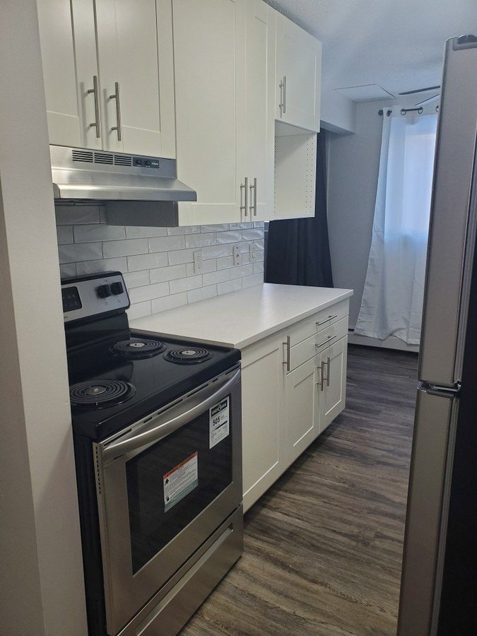 10808 84 Avenue Northwest - Photo 2