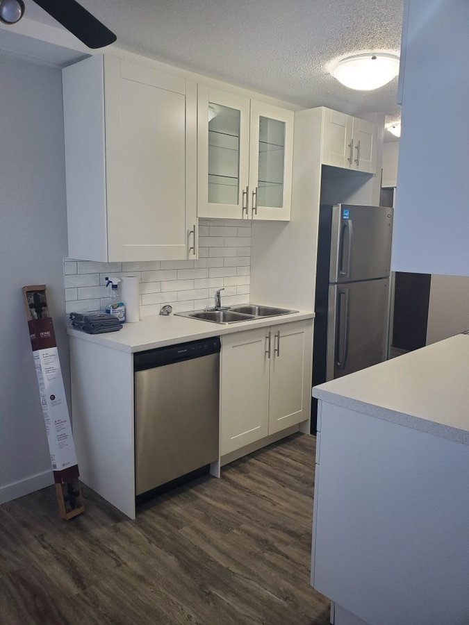 10808 84 Avenue Northwest - Photo 3