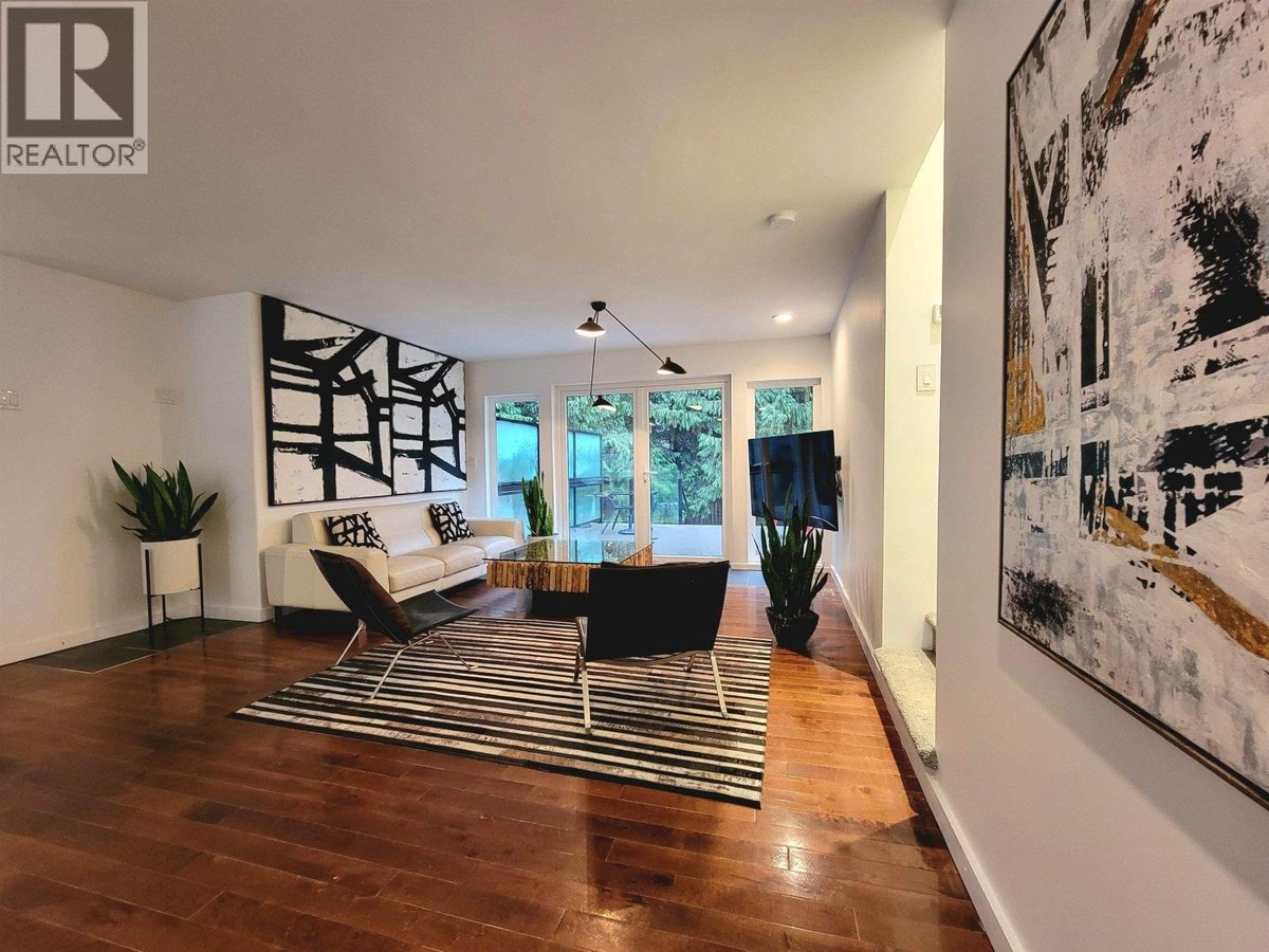 2568 THE BOULEVARD - Photo 4