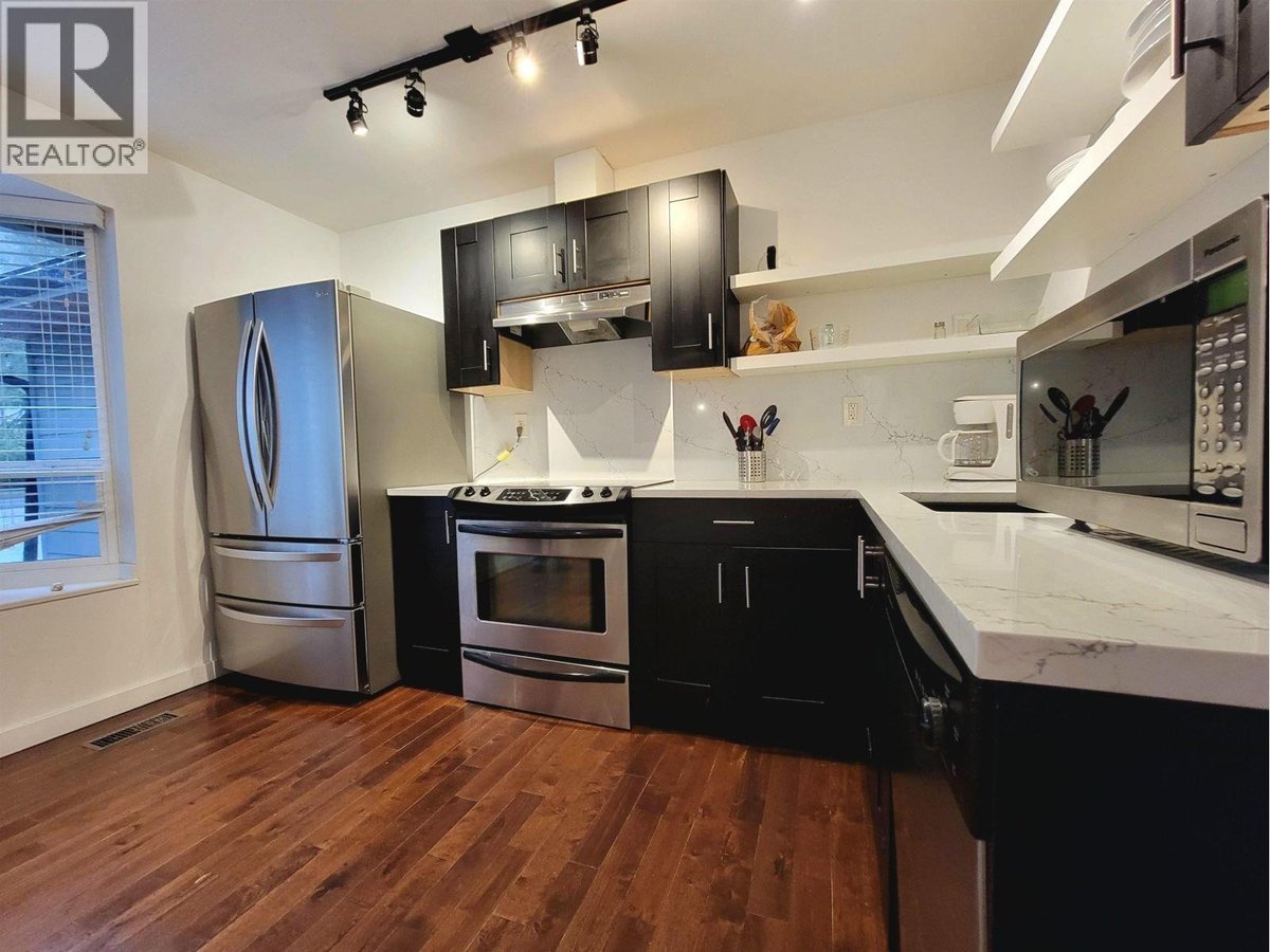 2568 THE BOULEVARD - Photo 6