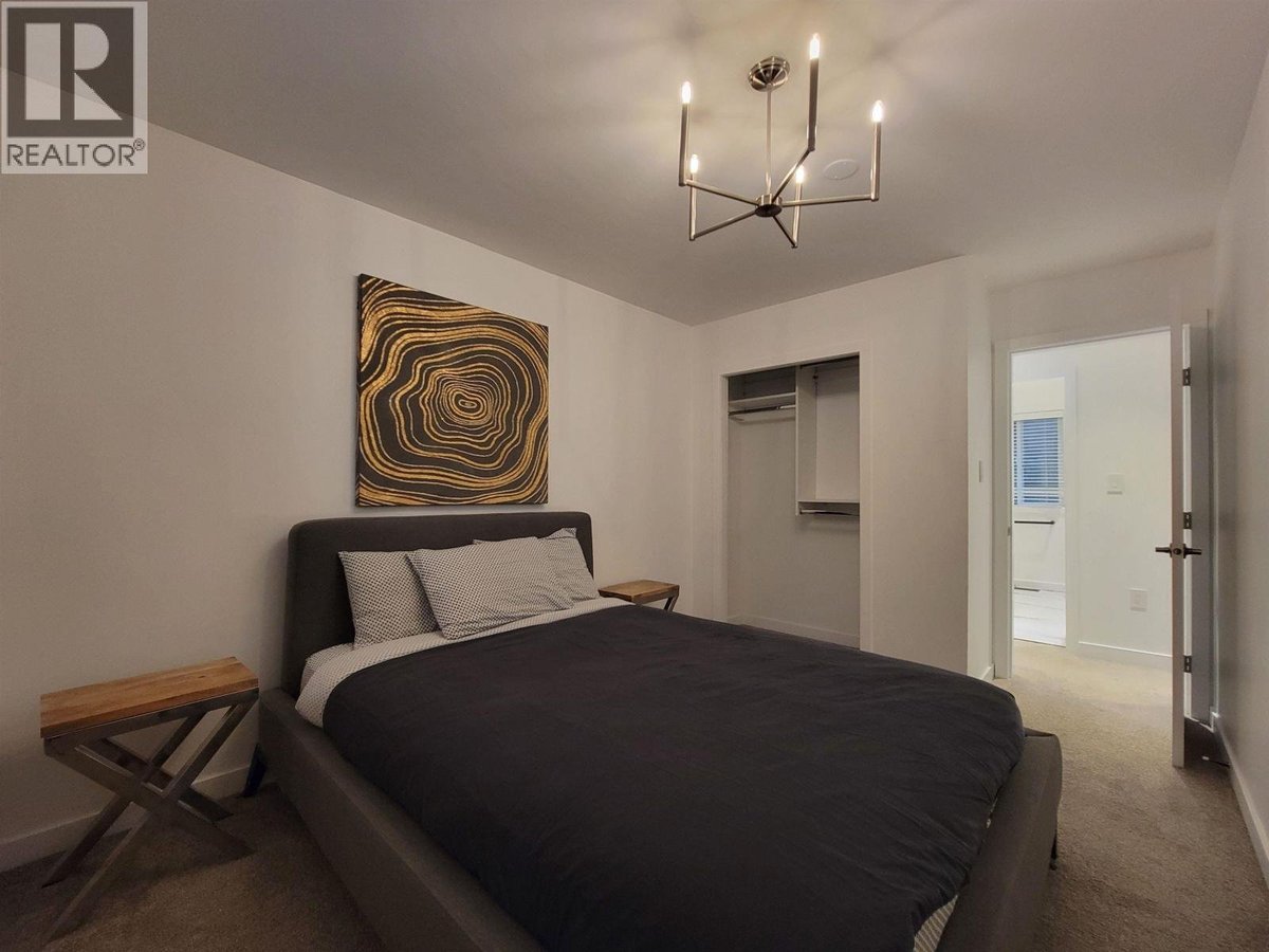 2568 THE BOULEVARD - Photo 12