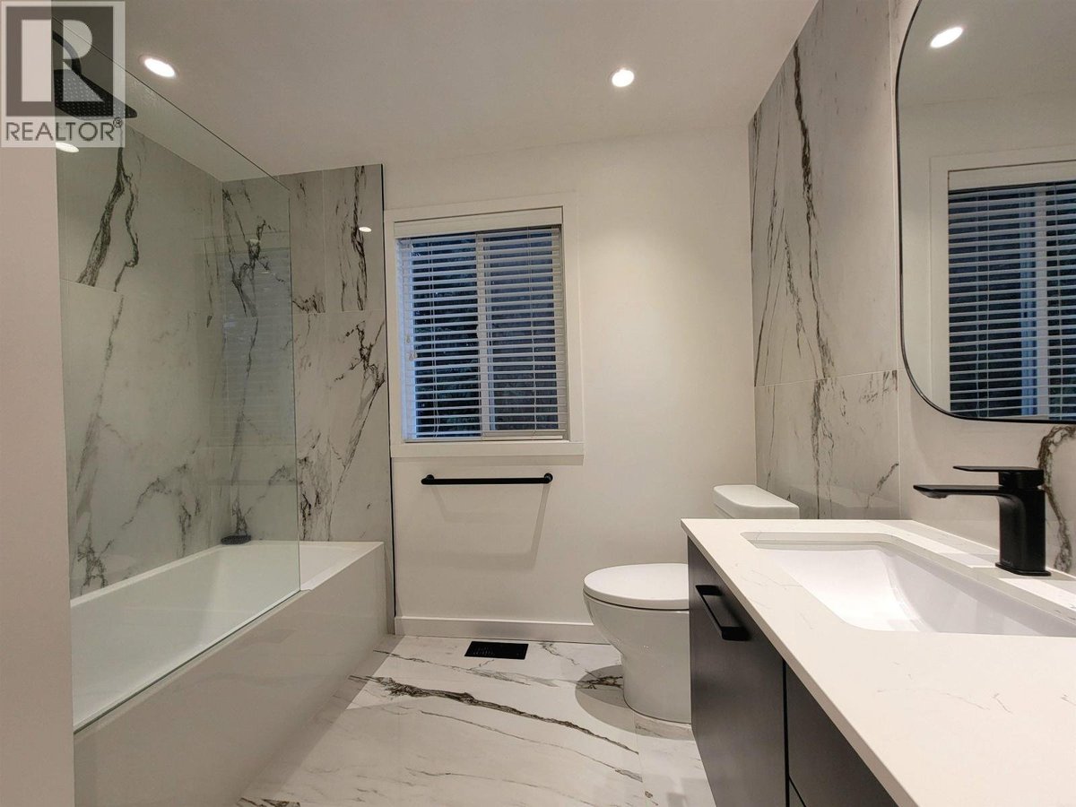 2568 THE BOULEVARD - Photo 14