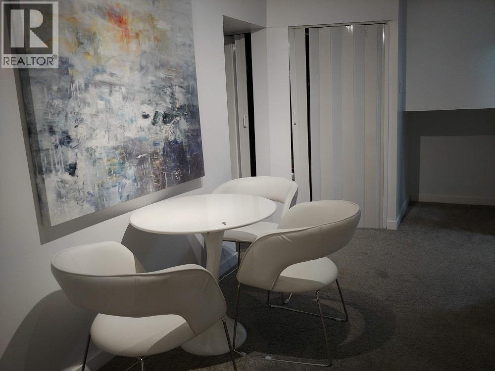 2568 THE BOULEVARD - Photo 4