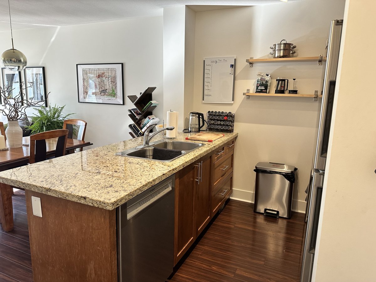 1211 Village Green Way - Photo 4