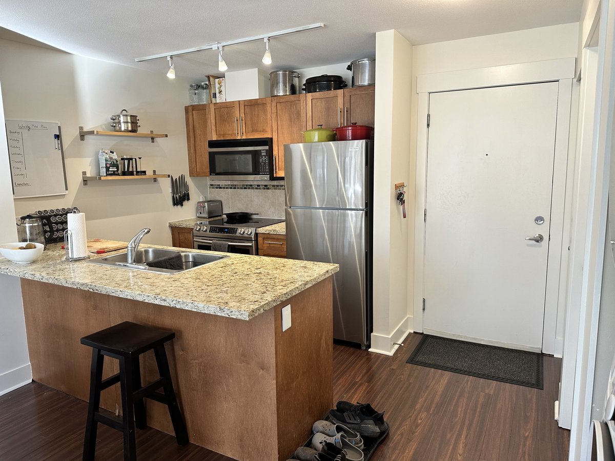 1211 Village Green Way - Photo 2