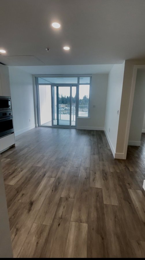 10428 Whalley Boulevard - Photo 2