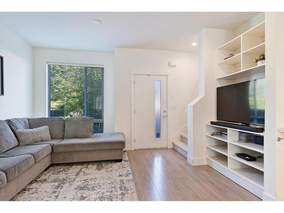43 16433 19 AVENUE - Photo 3