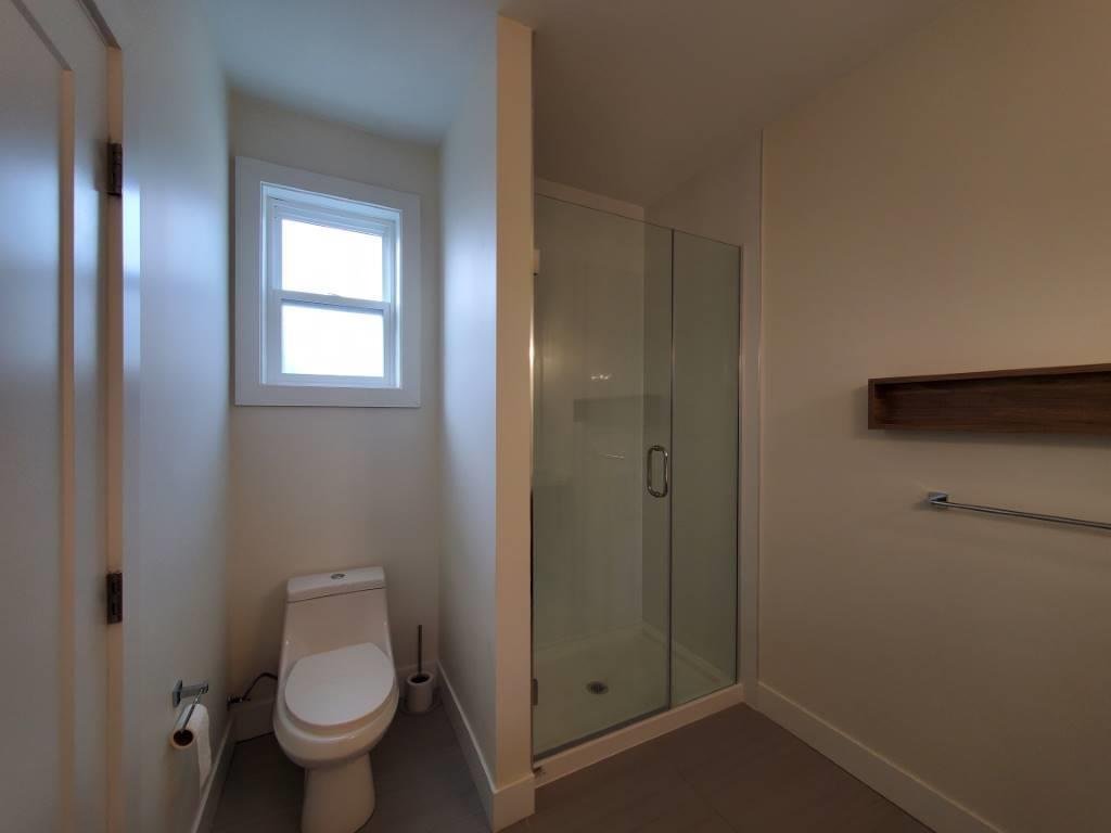 1670 160 STREET - Photo 2