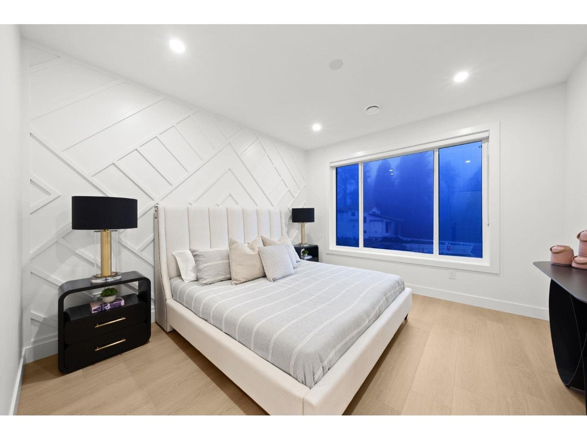 16935 0A AVENUE - Photo 10
