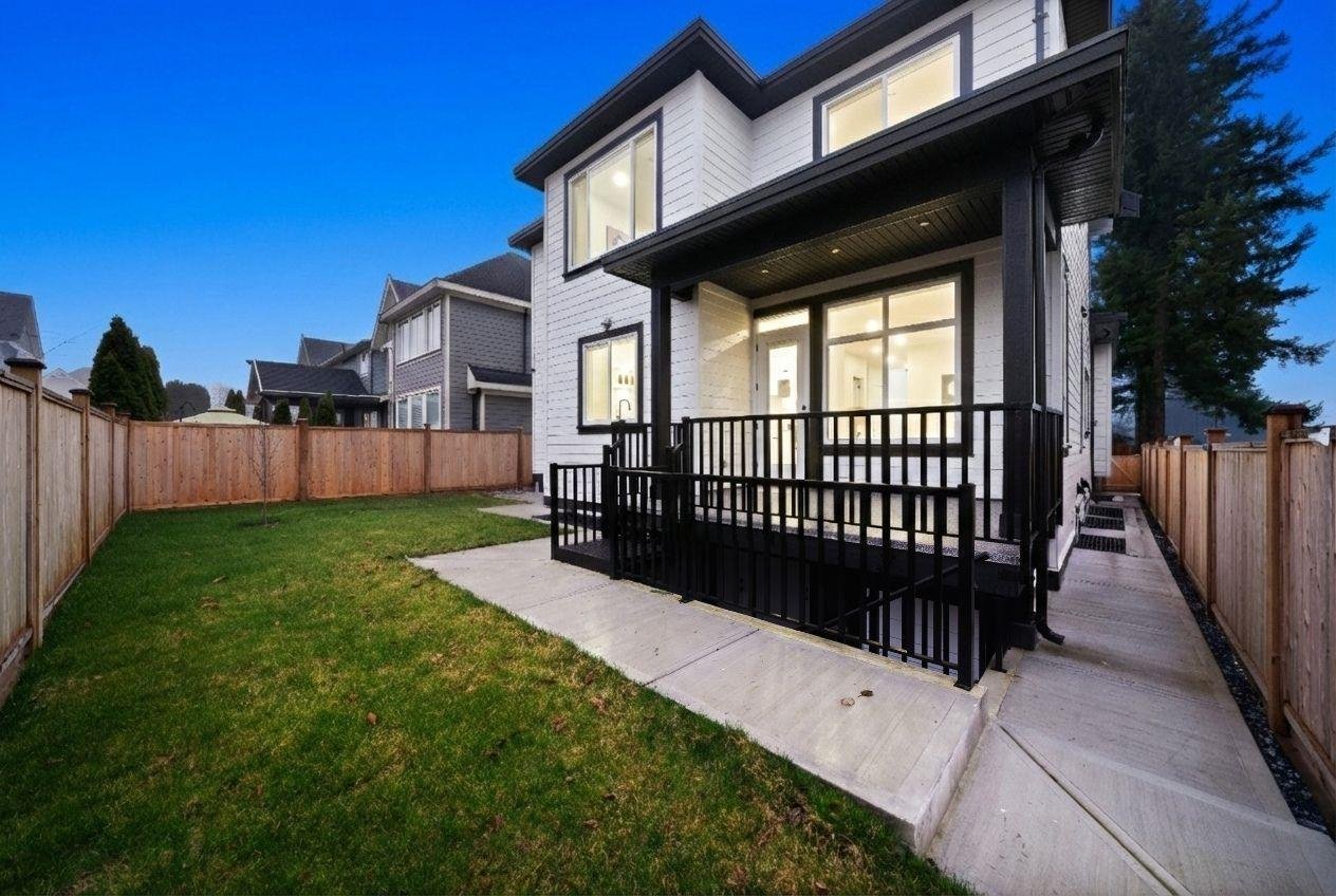 16935 0A AVENUE - Photo 16