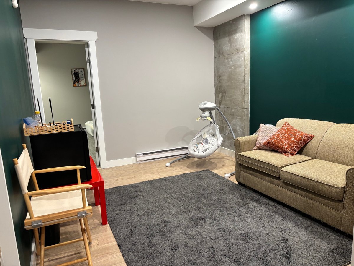 100 Avenue - Photo 5