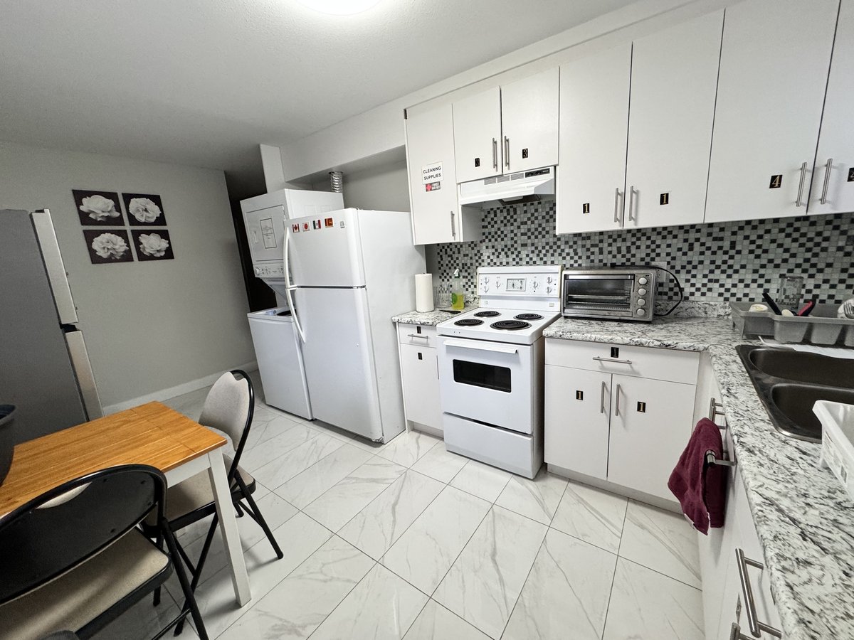 8648 161 Street - Photo 5