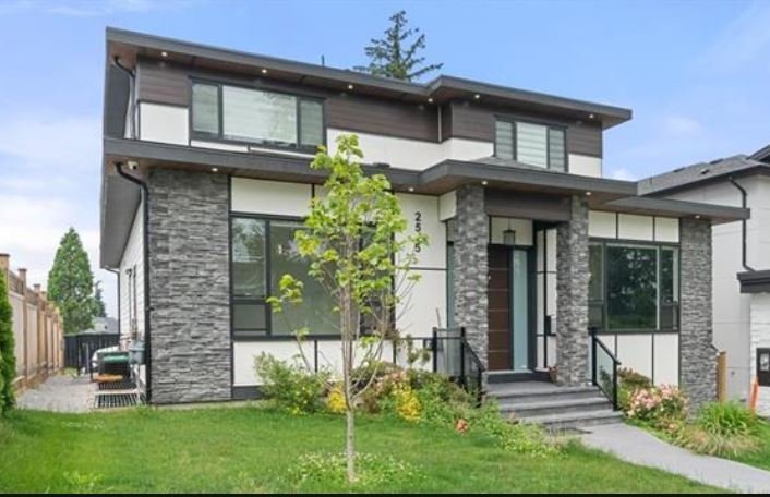 2575 166 Street - Photo 1