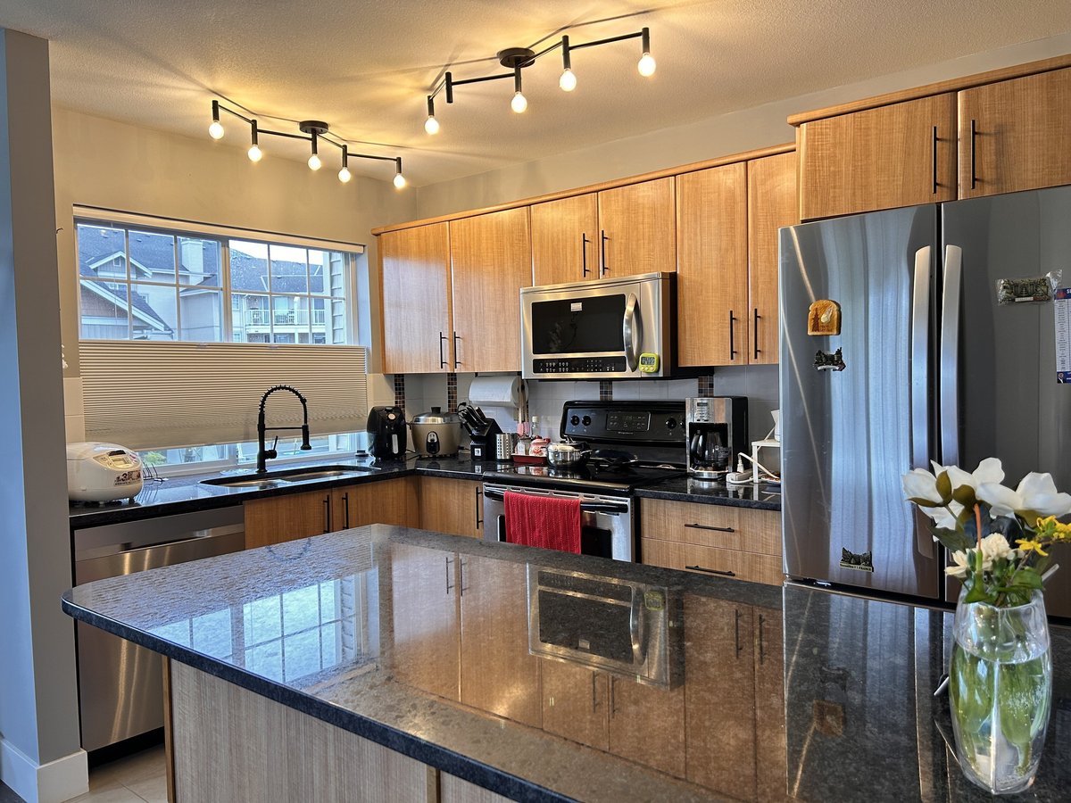 19366 65 Avenue - Photo 4