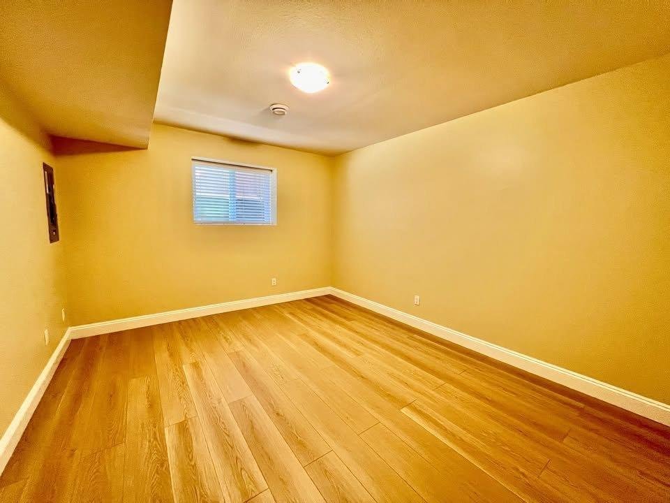 BASEMENT 111A AVE - Photo 3