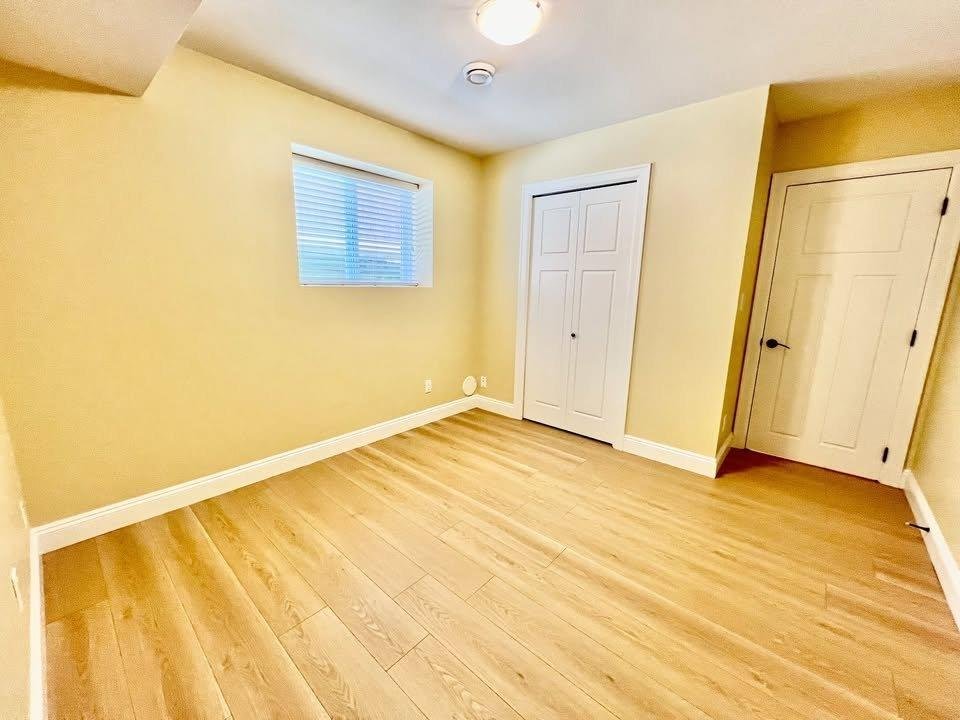 BASEMENT 111A AVE - Photo 4