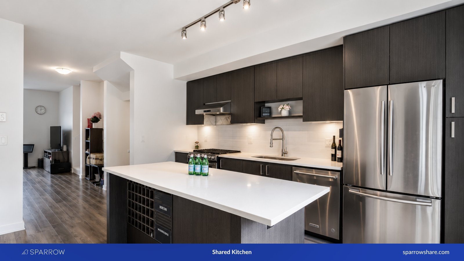 28 Avenue - Photo 4