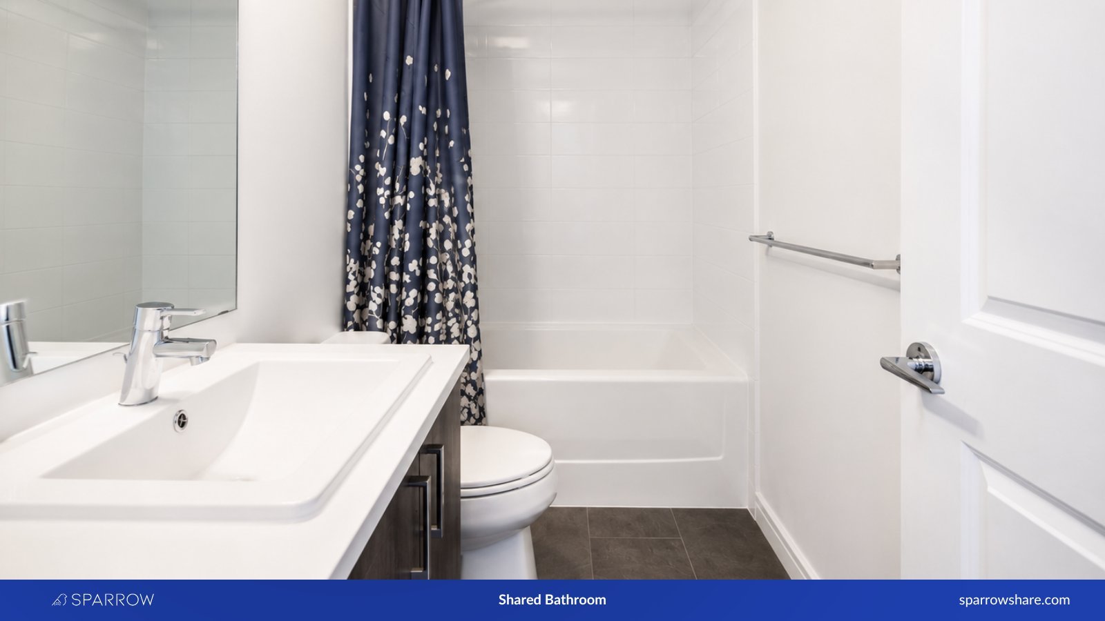 28 Avenue - Photo 3