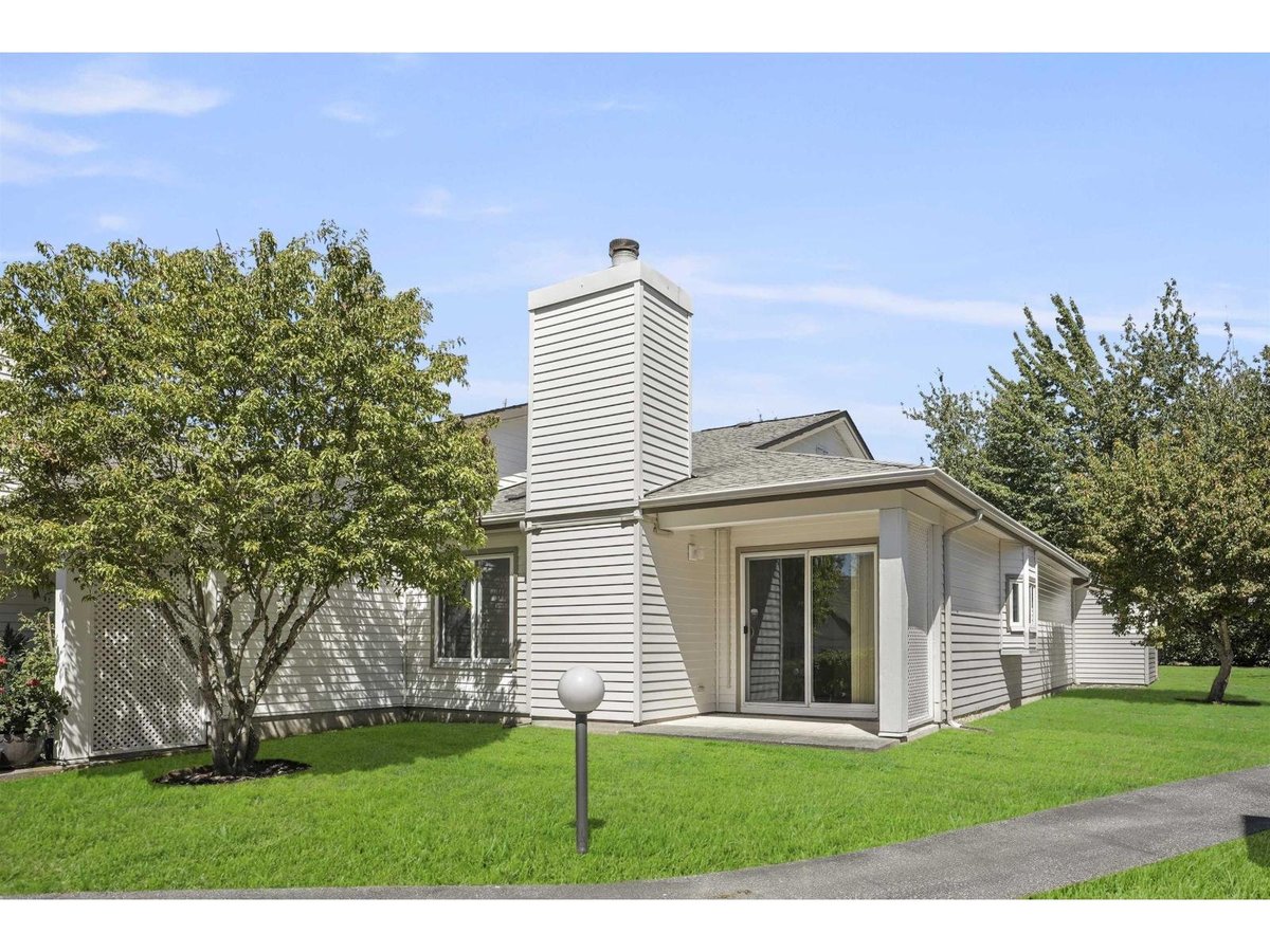 7 12940 17 AVENUE - Photo 1