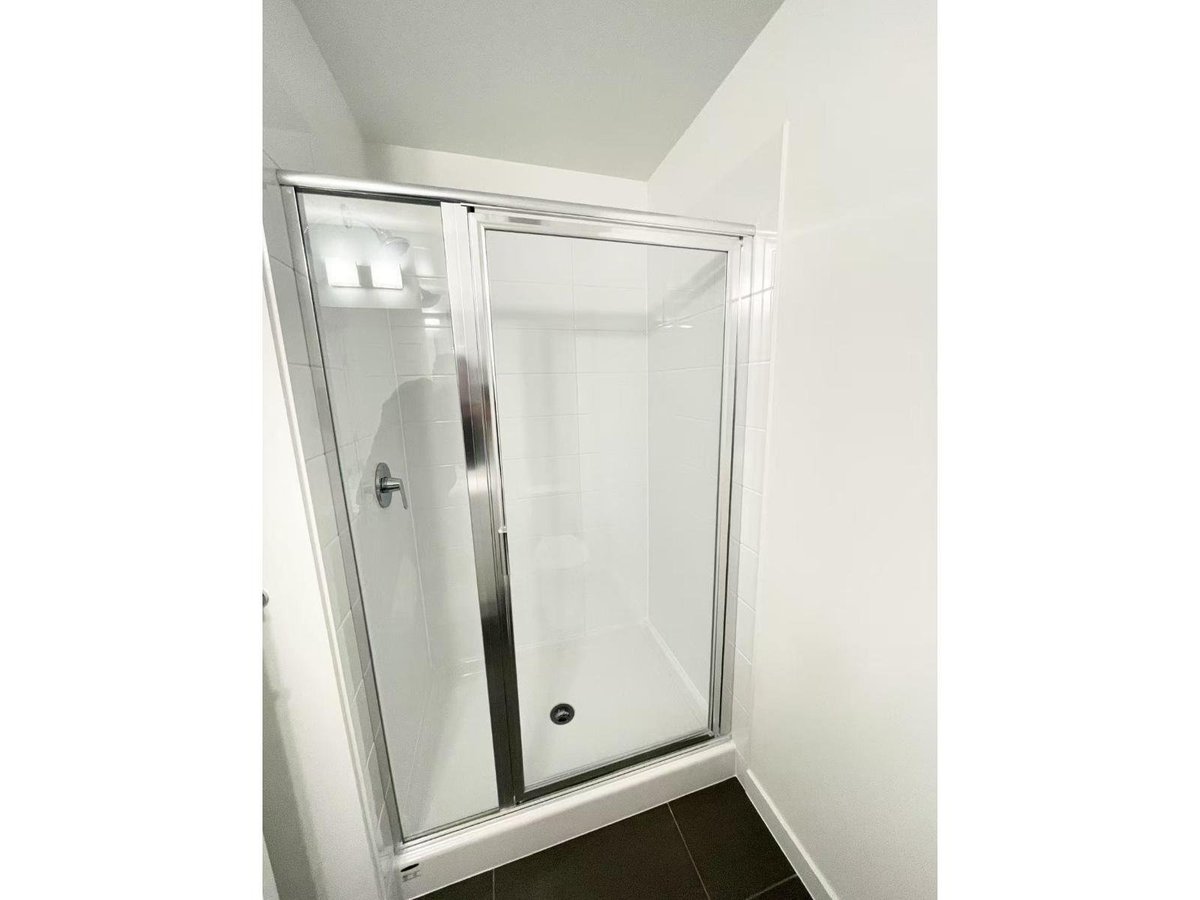 12* 15733 85 AVENUE - Photo 4