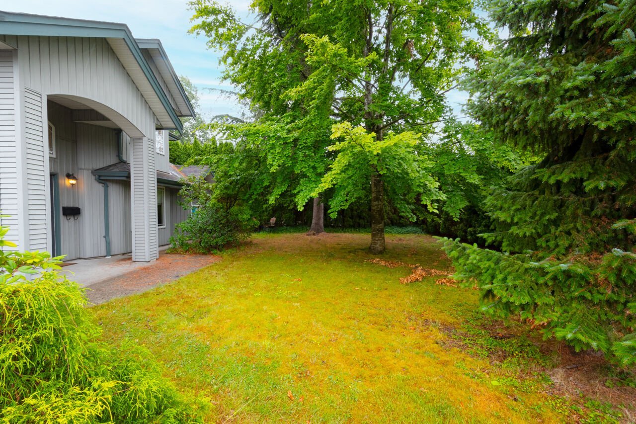 8546 164 Street - Photo 2