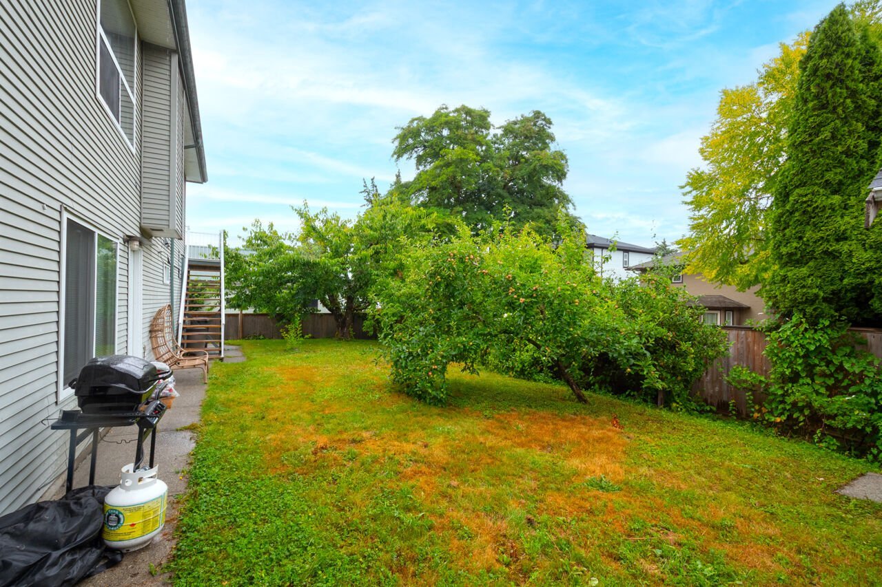 8546 164 Street - Photo 36