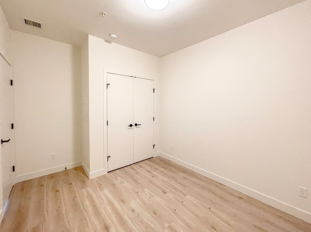 2635 King George Boulevard - Photo 10